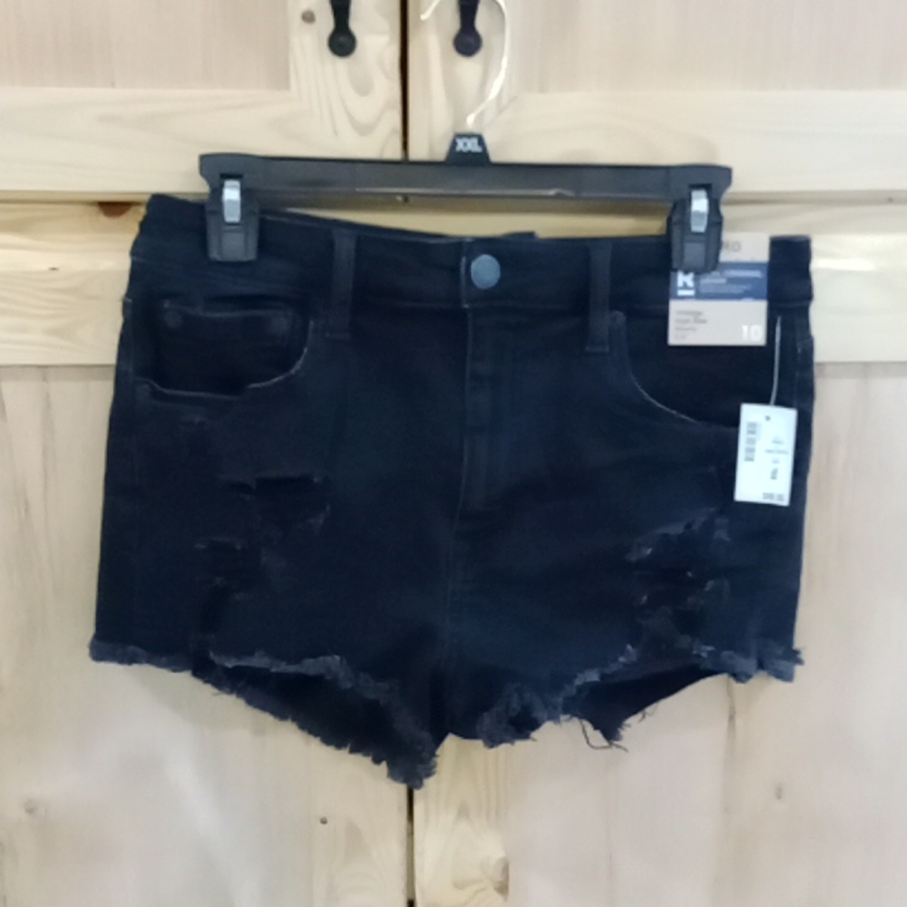 Very beautiful NWT Aeropostale high-rise shorty size 10